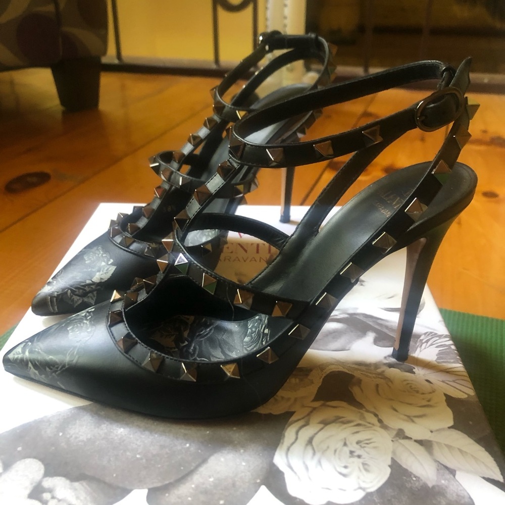Valentino Undercover Rose Rockstud Pumps